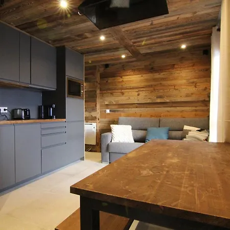 Apartment Spacieux 3 Pieces Avec Grande Terrasse Au Coeur De L'alpe D'huez, Parking Et Casier A Skis Inclus - Fr-1-405-8 *